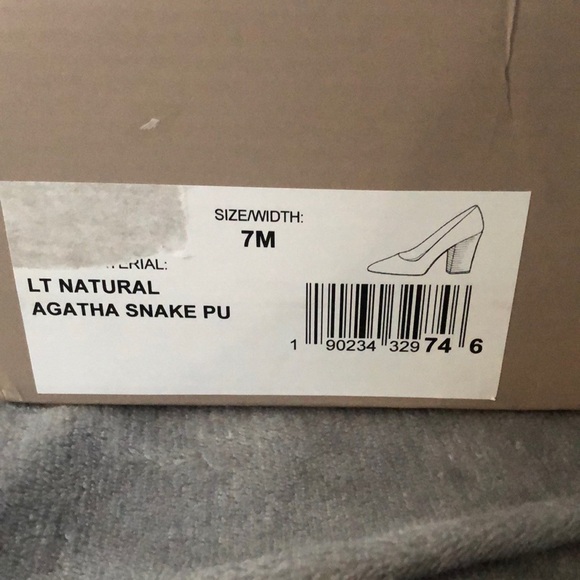 Crown 👑 Vintage Snake skin pumps - Picture 7 of 9